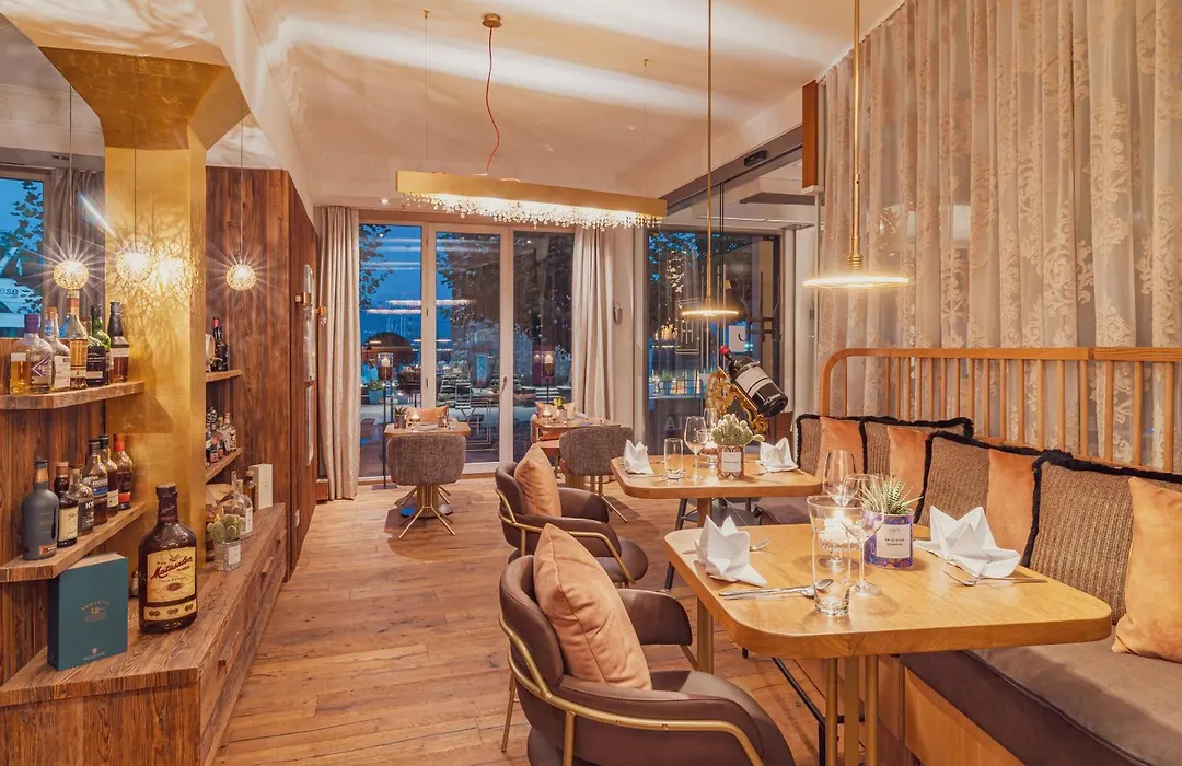 YachtHotel Helvetia Spa- und Wellnessdomizil-1